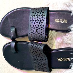 Michael kors toe ring slides size 5.